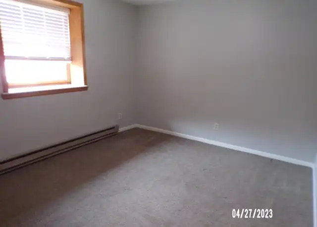 Property at 210 37th Ave E Unit 206, Superior, WI, 54880, 3 beds, 1 bath, [object Object]