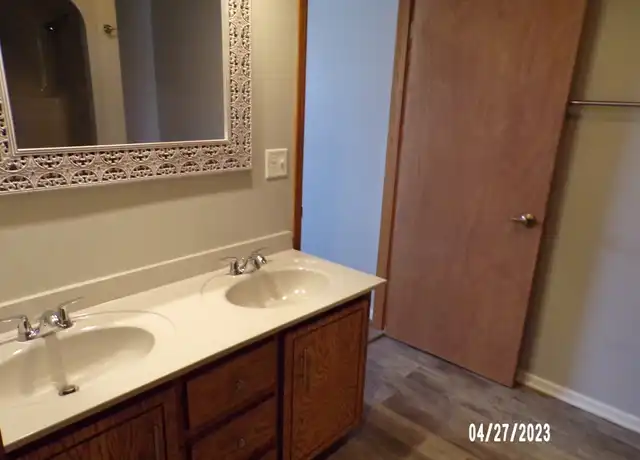 Property at 210 37th Ave E Unit 206, Superior, WI, 54880, 3 beds, 1 bath, [object Object]