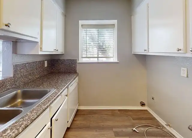 Property at 3rd Street Apartment - 310 Waco Ave, League City, TX, 77573, 1-3 bed, 1-2 bath, [object Object]