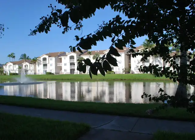 Property at 2640 S University Dr #118, Davie, FL, 33328, 1 bed, 1 bath, [object Object]
