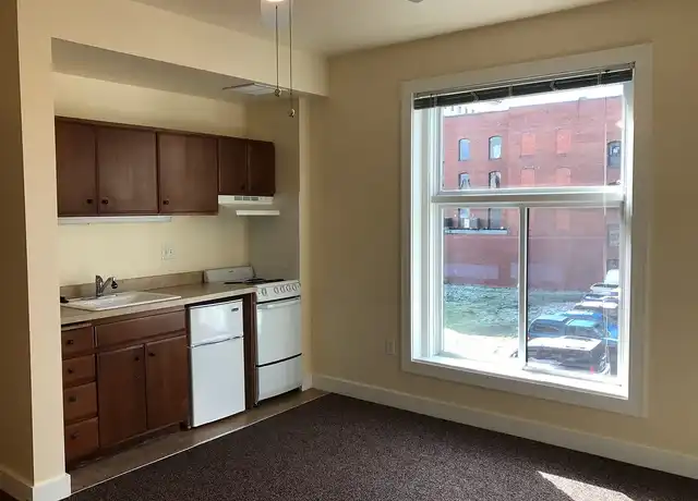 Property at Washington Plaza Apartments - 1129 SW Washington St, Portland, OR, 97205, 0 beds, 1 bath, [object Object]