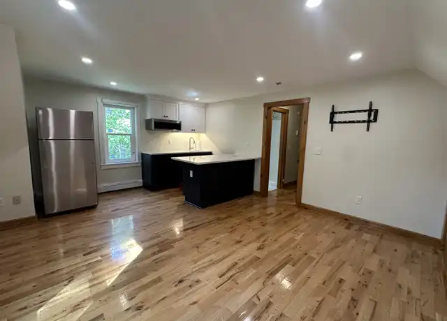 Property at 94 Kiahs Way Unit 2, East Sandwich, MA, 02537, 2 beds, 1 bath, [object Object]