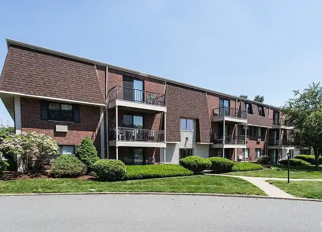 Property at Oak Ridge Village Apartments - 12 Pheasant Cir, Milford, MA, 01757, 1-2 bed, 1 bath, [object Object]