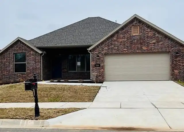 Property at 1544 N Quincy Ave, Fayetteville, AR, 72704, 4 beds, 2 baths, [object Object]
