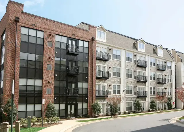 Photo of 2201 Mill Rd, Alexandria, VA 22314