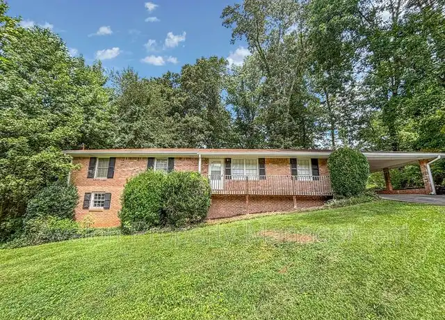 Property at 1082 Amelia Dr SW, Marietta, GA, 30060, 3 beds, 2 baths, [object Object]
