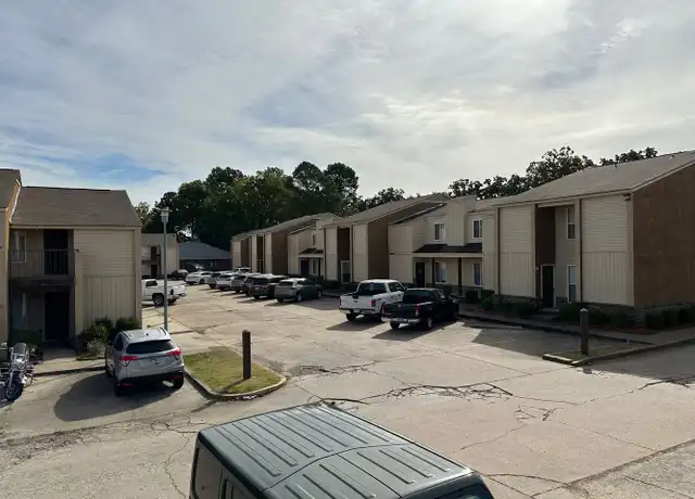 Property at 2921 Old Greenwood Rd Unit 8, Fort Smith, AR, 72903, 1 bed, 1 bath, [object Object]