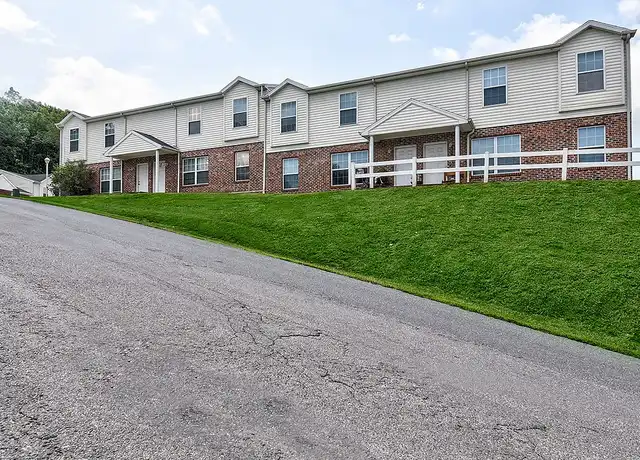 Property at Catawba Club - 9 Catawba Dr, Berkeley Springs, WV, 25411, 2-3 beds, 1-1.5 bath, [object Object]