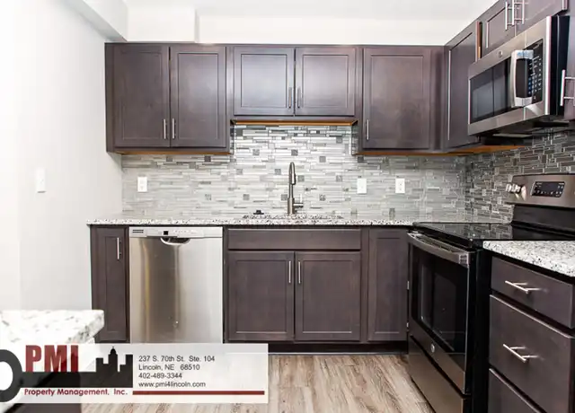 Property at 4001 Holdrege St Unit 2, Lincoln, NE, 68503, 2 beds, 1 bath, [object Object]