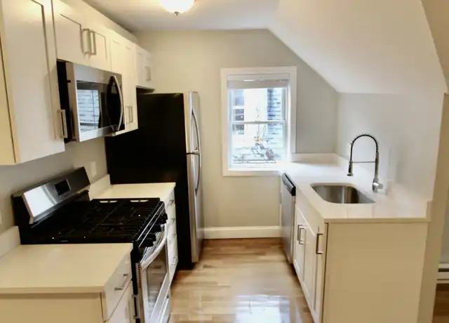 Property at 80 Morgan St Unit 3N, New Bedford, MA, 02740, 3 beds, 1 bath, [object Object]