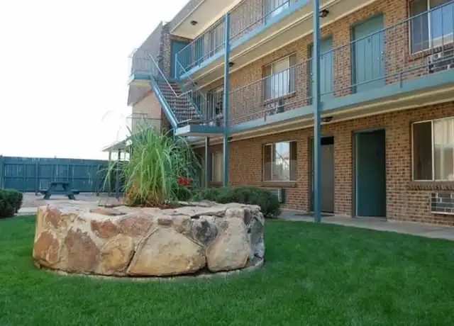 Property at Golden Nugget Apartments - 291 W Belleview Ave, Englewood, CO, 80110, 1-2 bed, 1 bath, [object Object]