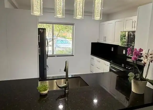 Property at 20829 NW 1st St, Pembroke Pines, FL, 33029, 2 beds, 1.5 baths, [object Object]