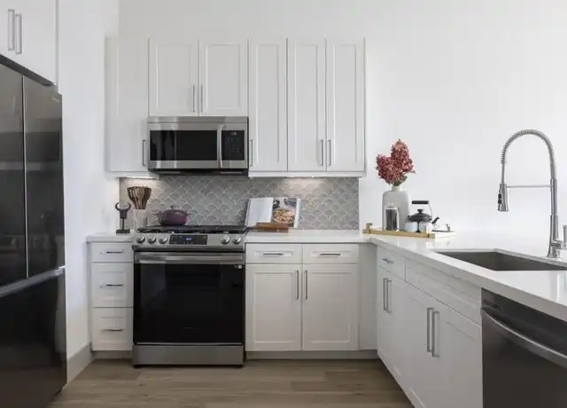 Property at 2148 Bevis St, Houston, TX, 77008, 1 bed, 1 bath, [object Object]