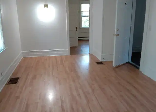 Property at 1927 W 2nd Ave Unit 5, Spokane, WA, 99201, 1 bed, 1 bath, [object Object]