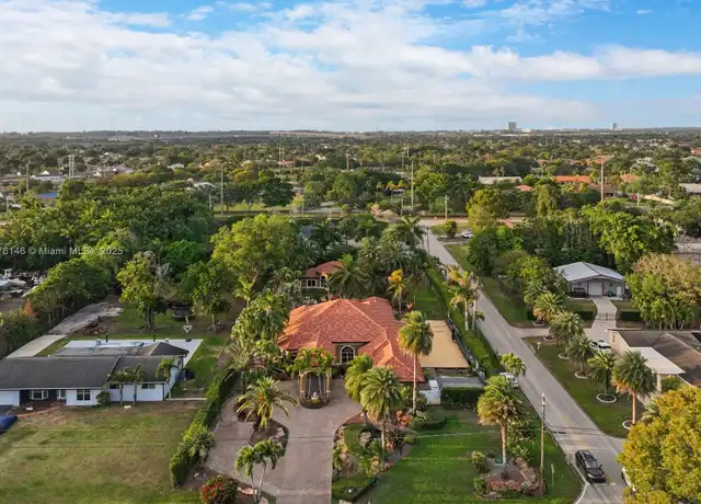 Property at 14503 SW 16th St, Davie, FL, 33325, 6 beds, 4.5 baths, [object Object]