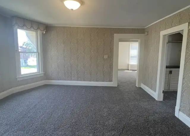 Property at 400 S 10th St Unit 2, Escanaba, MI, 49829, 2 beds, 1 bath, [object Object]
