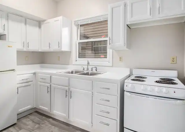Property at 940 W Lovell St Unit 1, Kalamazoo, MI, 49007, 1 bed, 1 bath, [object Object]