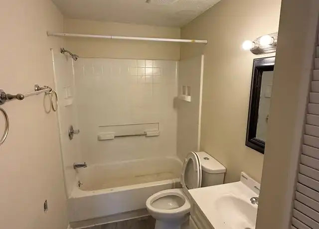 Property at 3575 Evergreen Ave Unit 357505, Indianapolis, IN, 46205, 1 bed, 1 bath, [object Object]