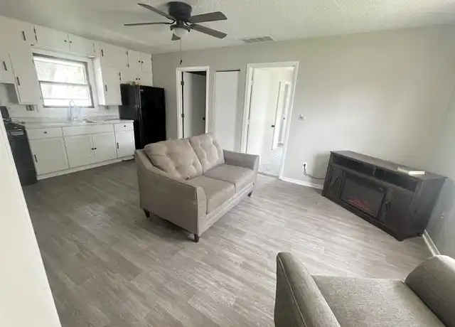 Property at 1 N 3rd St Unit 2, Ridge Farm, IL, 61870, 1 bed, 1 bath, [object Object]
