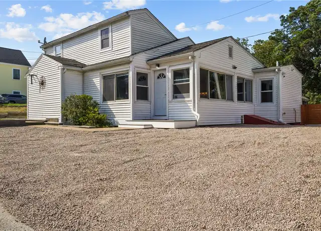 Property at 20 Bradley Ter Unit A, Portsmouth, RI, 02871, 2 beds, 1 bath, [object Object]