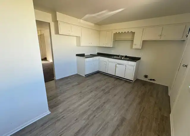 Property at 8924 W Carmen Ave Unit 4, Milwaukee, WI, 53225, 2 beds, 1 bath, [object Object]