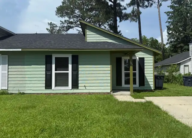 Property at 163 Village Cir, Jacksonville, NC, 28546, 2 beds, 1 bath, [object Object]