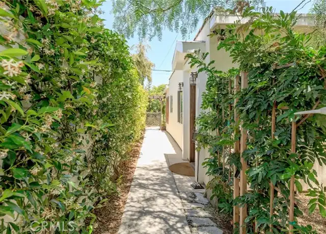 Property at 1039 26th St Unit B, Santa Monica, CA, 90403, 2 beds, 2 baths, [object Object]