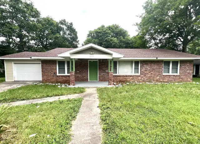 Property at 207 Mitchell St, Clarksville, TN, 37042, 4 beds, 2 baths, [object Object]