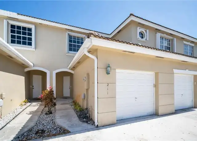 Property at 211 SW 120th Ave, Pembroke Pines, FL, 33025, 2 beds, 2.5 baths, [object Object]
