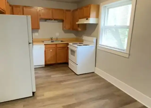 Property at 1407 W Jackson St Unit 1407 1/2, Muncie, IN, 47303, 2 beds, 1 bath, [object Object]