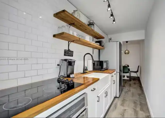 Property at 1239 NE 15th Ave Unit 1, Fort Lauderdale, FL, 33304, 1 bed, 1 bath, [object Object]