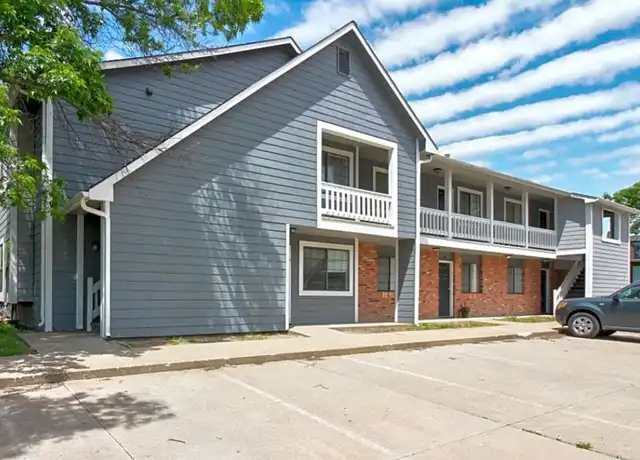 Property at 2310 W 26th St Unit E205, Lawrence, KS, 66047, 1 bed, 1 bath, [object Object]