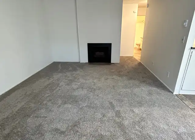 Property at 700 Crater Lake Ave Unit 35, Medford, OR, 97504, 1 bed, 1 bath, [object Object]