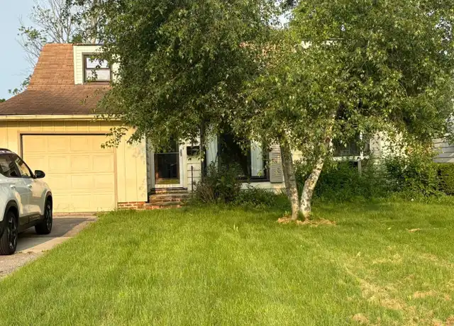 Property at 2148 Green Ridge Dr, Wickliffe, OH, 44092, 3 beds, 1 bath, [object Object]