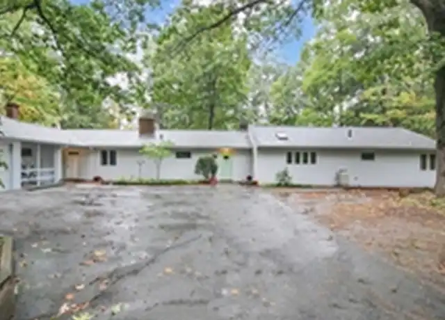 Property at 20 Hills Rd, Amherst, MA, 01002, 5 beds, 2 baths, [object Object]