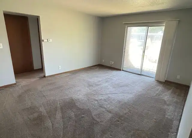 Property at 730 Russell Rd, Waterloo, IA, 50701, 2 beds, 1 bath, [object Object]