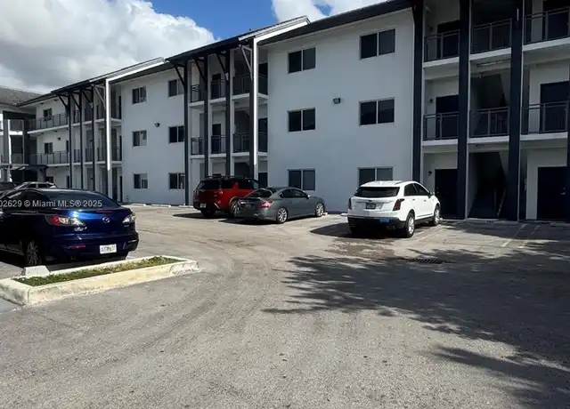 Property at 405 E 7th St Unit 311, Hialeah, FL, 33010, 1 bed, 1 bath, [object Object]