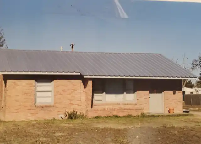 Property at 1807 8th Ave, Canyon, TX, 79015, 3 beds, 1 bath, [object Object]