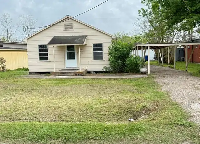 Property at 602 N Hackberry St, Sweeny, TX, 77480, 2 beds, 1 bath, [object Object]