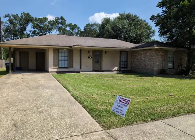 Property at 1222 E Grace St, Gonzales, LA, 70737, 5 beds, 2 baths, [object Object]