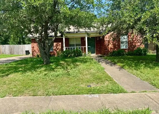 Property at 1005 Solomon Dr, Commerce, TX, 75428, 3 beds, 2 baths, [object Object]