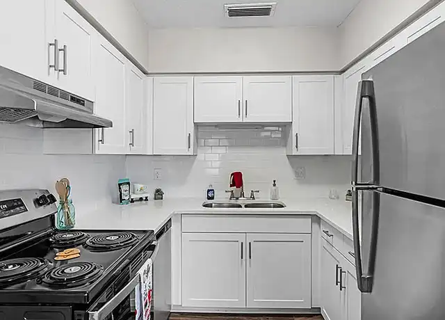 Property at Fountain Square Apartments - 225 E Edgewood Dr, Lakeland, FL, 33803, 1-3 bed, 1-2 bath, [object Object]
