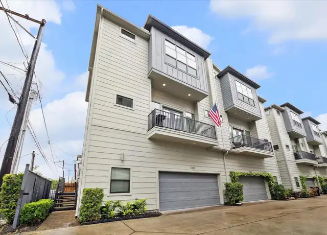 Property at 1044 W 15th 1/2 St, Houston, TX, 77008, 3 beds, 3.5 baths, [object Object]