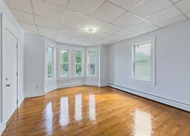 Property at 29 Whitman St Unit 2, Lawrence, MA, 01841, 4 beds, 1 bath, [object Object]