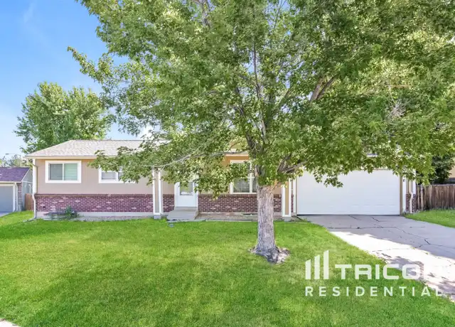 Property at 4323 S Eagle Cir, Aurora, CO, 80015, 4 beds, 2 baths, [object Object]