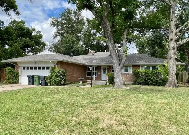 Property at 1205 College Oaks Dr, Arlington, TX, 76010, 4 beds, 2 baths, [object Object]