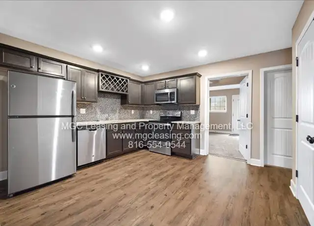 Property at 502 N Foxridge Dr, Raymore, MO, 64083, 3 beds, 2 baths, [object Object]