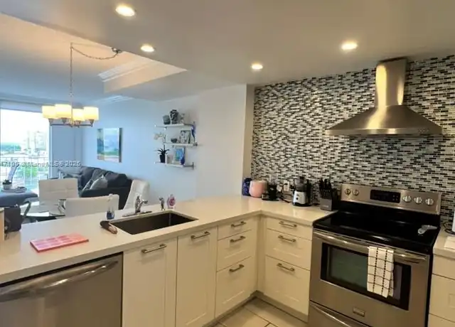 Property at 6900 Bay Dr Unit 10H, Miami Beach, FL, 33141, 1 bed, 1.5 baths, [object Object]