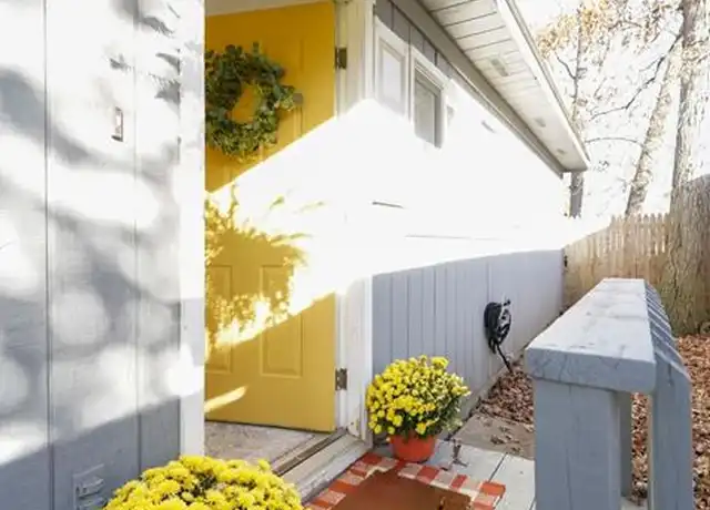 Property at 732 N Conklin Rd, Lake Orion, MI, 48362, 2 beds, 1 bath, [object Object]