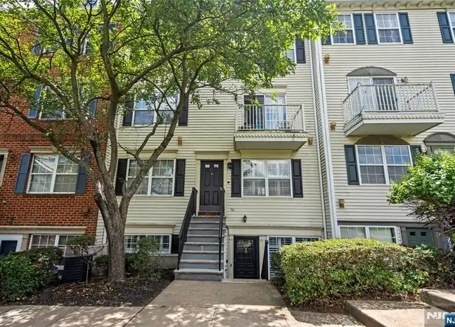 Property at 98 Vaughan Dr, Newark, NJ, 07103, 1 bed, 1 bath, [object Object]